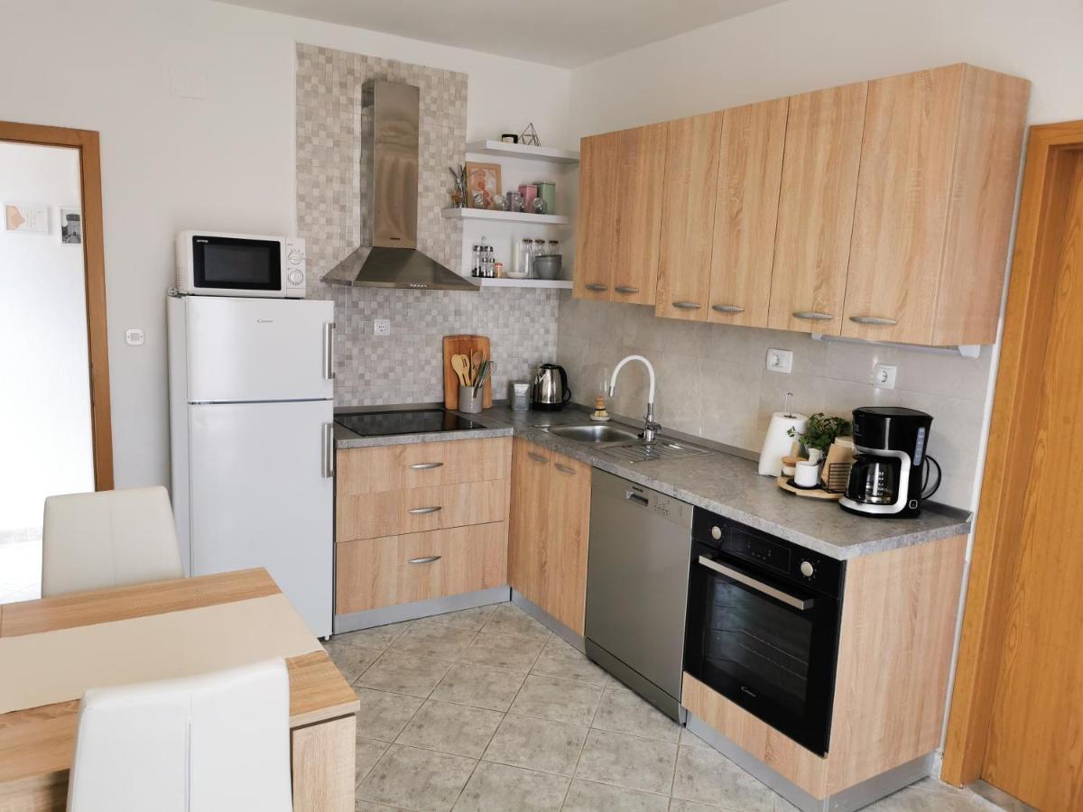 A4 Apartmani Kevic Kaštela Eksteriør bilde